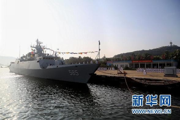 Ngày 12 tháng 10, Trung Quốc biên chế tàu hộ vệ tên lửa Bách Sắc, số hiệu 585 cho Hạm đội Nam Hải
